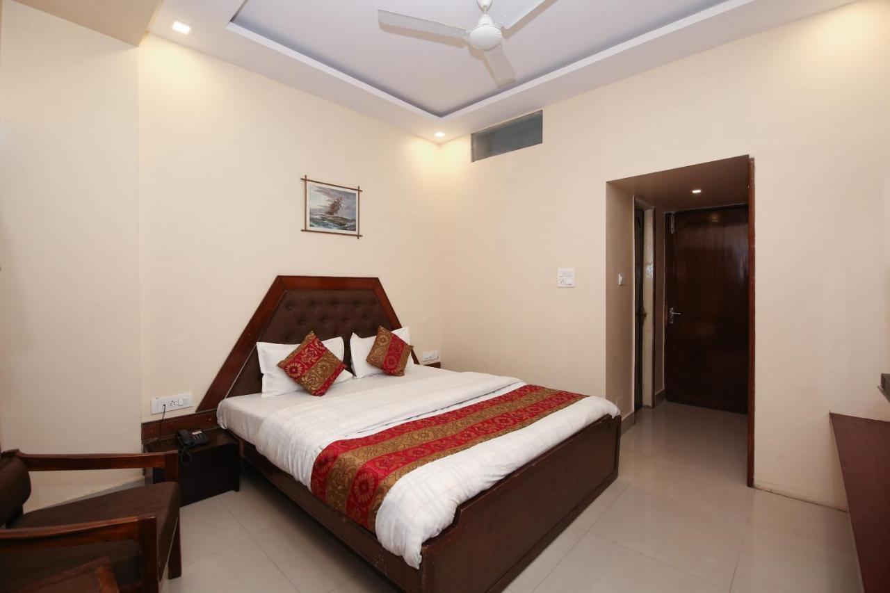 Oyo 9757 Hotel Siddharth Jabalpur Bagian luar foto